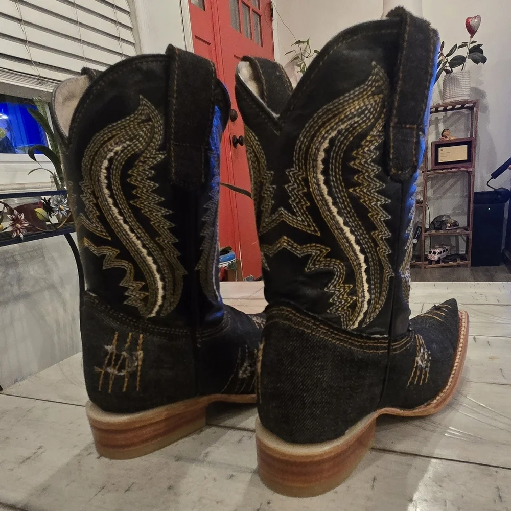 White Diamonds Kids Western Cowboy Boots Black Gold NWT 9.5